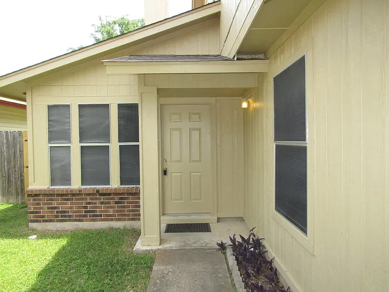 10609 Archdale Dr — Photo 3
