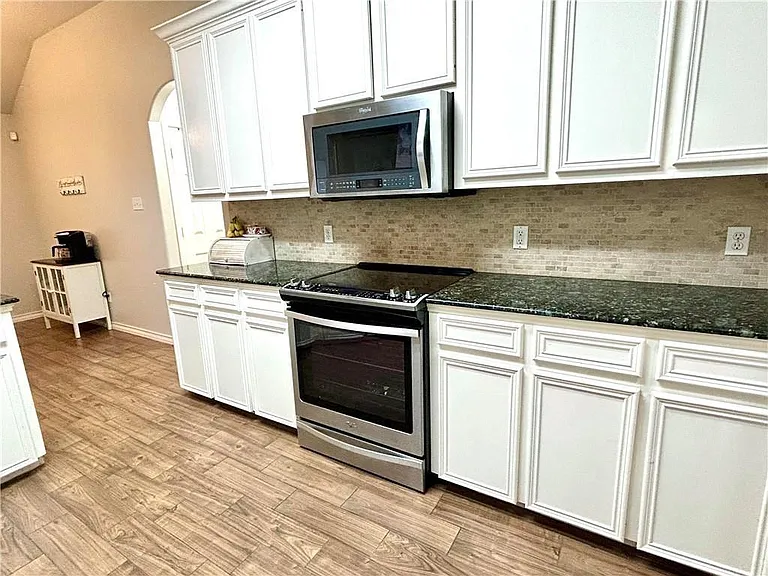 7005 Vineyard Dr — Photo 19