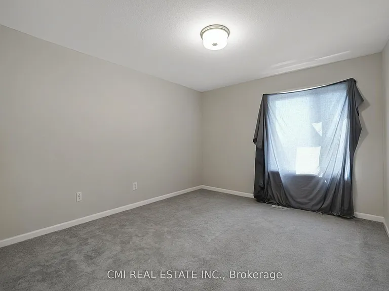 3742 Sunbank Cres — Photo 21