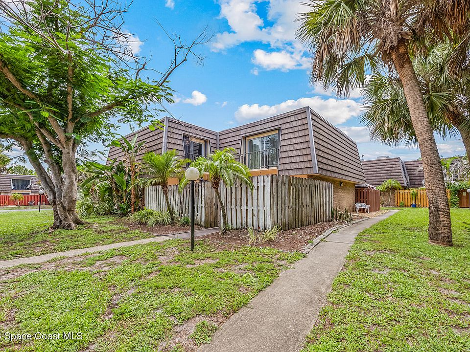 1st image of 2715 Vista Oaks Cir NE