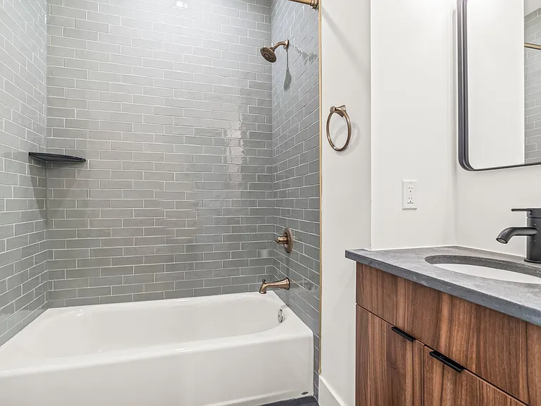 4710 Woodland Ave #A101 — Photo 11