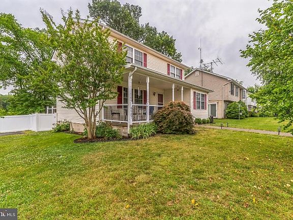 3rd image of 6987 Justin Ct E