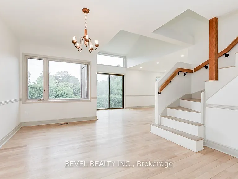 5 Sandhurst Ct — Photo 4