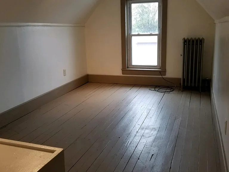 Upstairs bedroom