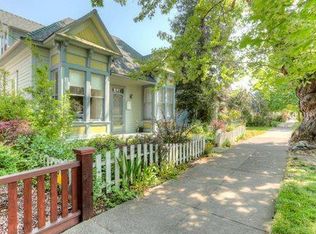 355 B St, Ashland, OR 97520