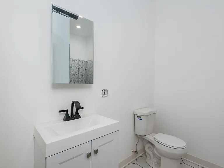 1907 S Blue Island Ave #4 — Photo 19