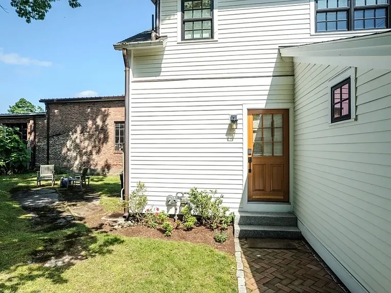 14 Sugarloaf St — Photo 39
