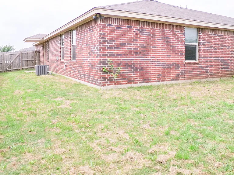 1203 Loyal Ln #B — Photo 17
