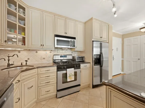 100 West 89th Street 2B image 2 of 13