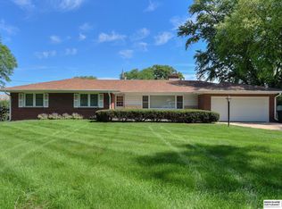 6476 Cuming St, Omaha, NE 68132