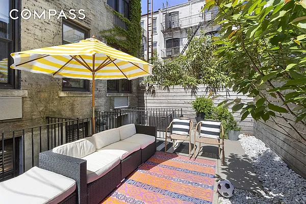 Sold by Compass | media 10