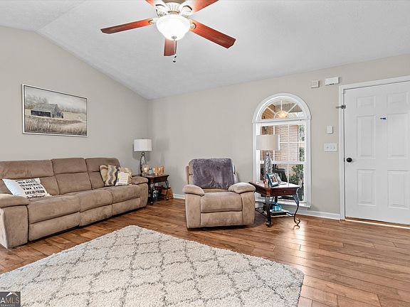 5th image of 7338 S Mitchell Ct