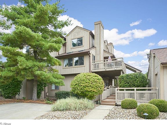 2nd image of 626 Meredith Ln