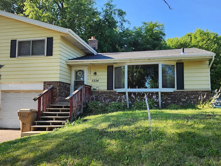 5324 Milwaukee St — Photo 2