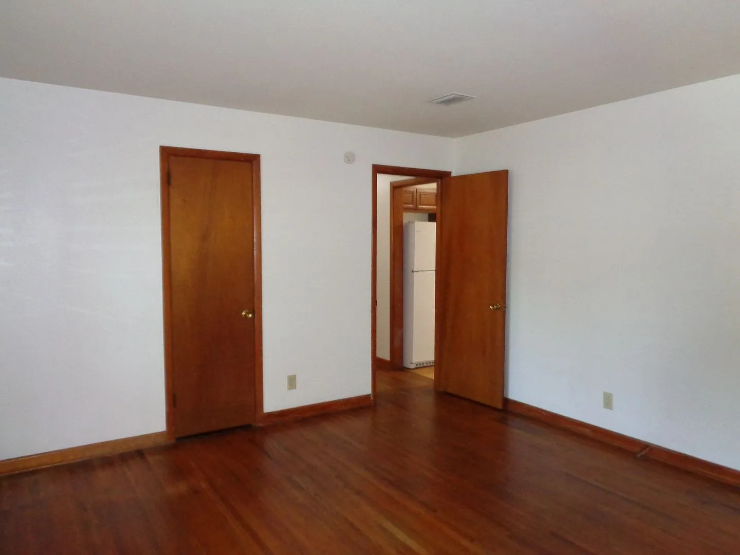 Beautiful Move-In Ready Home with Bonus Room! — Photo 3