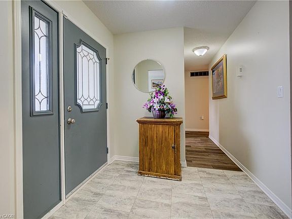 4th image of 21 Union St