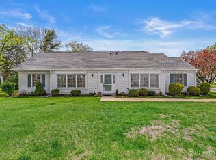 714 Victoria Ct #B, Monroe Township, NJ 08831