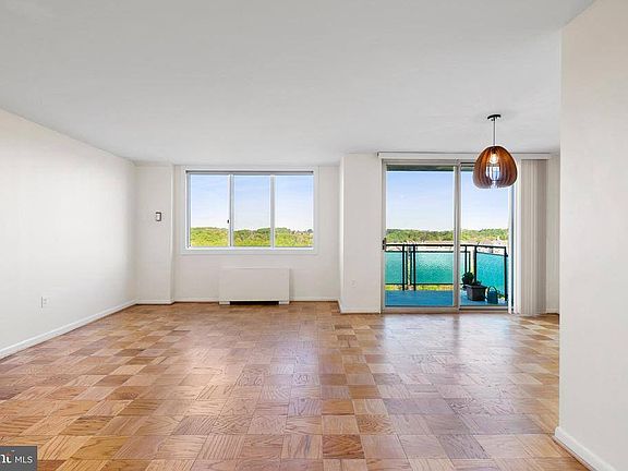 4th image of 10401 Grosvenor Pl APT 1604