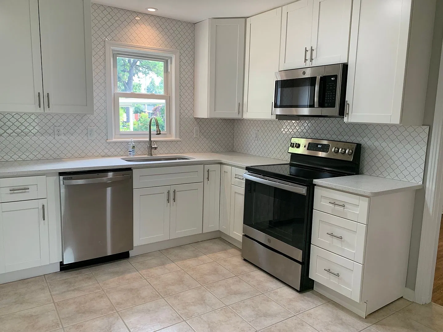 3 bed, 2 bath Home in Downtown Franklin — Photo 4