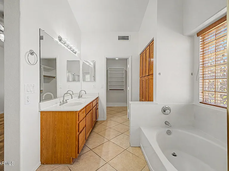 12548 W Roanoke Ave — Photo 14