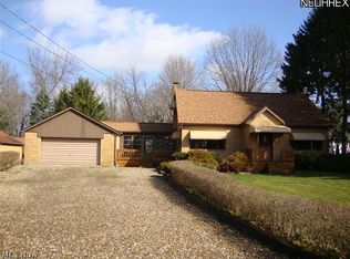 1002 Sunview Dr, Mogadore, OH 44260