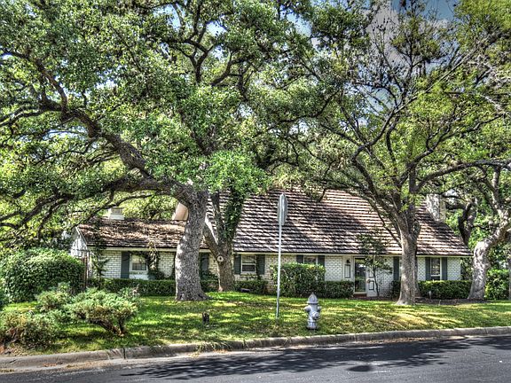 3rd image of 11403 Raindrop Dr