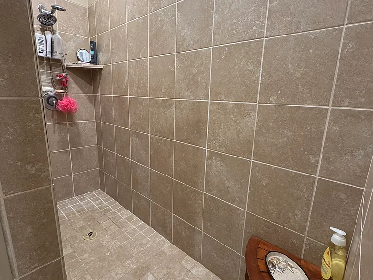 9215 Red Pine Dr — Photo 16