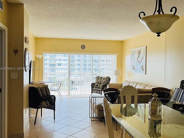 1950 S Ocean Dr #4C — Photo 2
