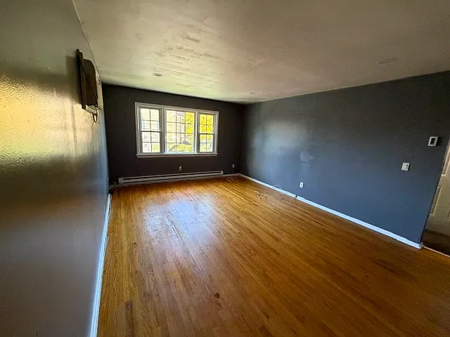 2 bed, 1000 sqft, $2,400 — Photo 2