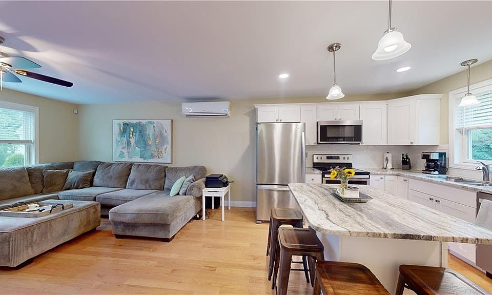 1st image of 36 King St Unit 1