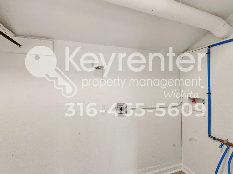 338 1/2 N Holyoke Pl — Photo 12