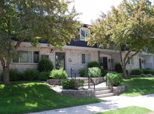 141 W North St, Waukesha, WI 53188