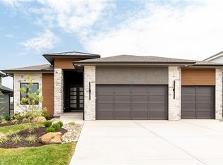 18609 Mohawk Ln, Overland Park, KS 66085