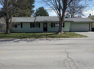860 S Haskett St, Mountain Home, ID 83647