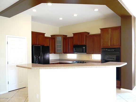 3rd image of 3415 W Via Del Deserto