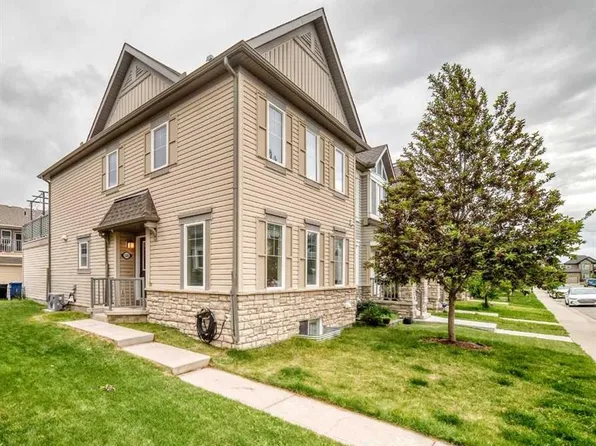 535 E Windstone Cmn SW, Airdrie, AB T4B 3R7