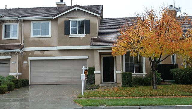 1st image of 221 Ronan Ave
