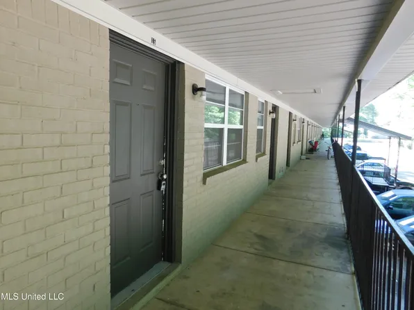 6795 Blocker St APT 10, Olive Branch, MS 38654