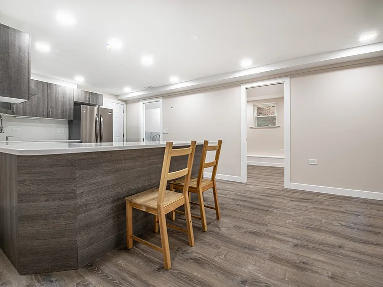 5013 W Montrose Ave #G — Photo 11