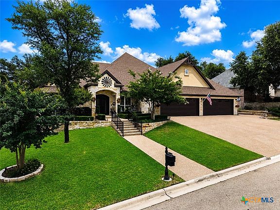 2nd image of 1615 Altavista Loop