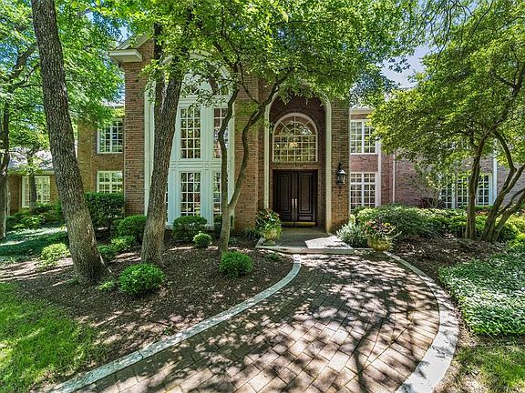 4th image of 18 Woodland Ct