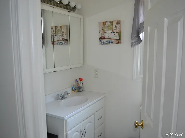 40 Emma Rd — Photo 21