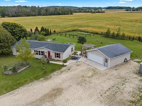 E1035 Bader Rd, Luxemburg, WI 54217