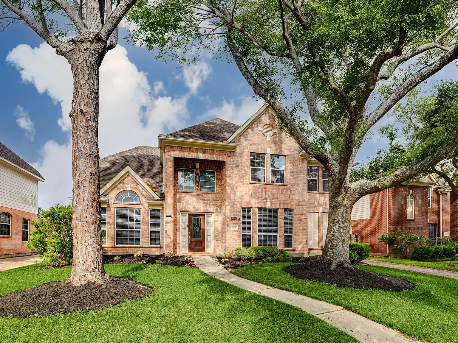 4 bed, 3.5 bath, 3116 sqft, $3,800 — Photo 1