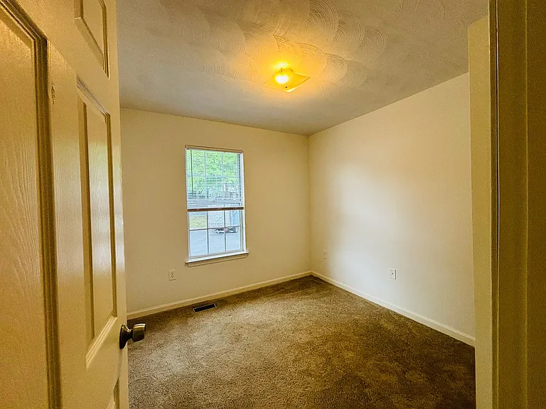 850 Patrick Henry Dr — Photo 23
