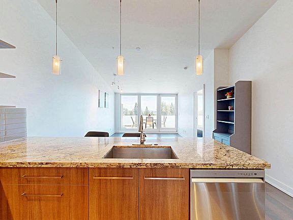 5th image of 650 Evergreen Pl #402