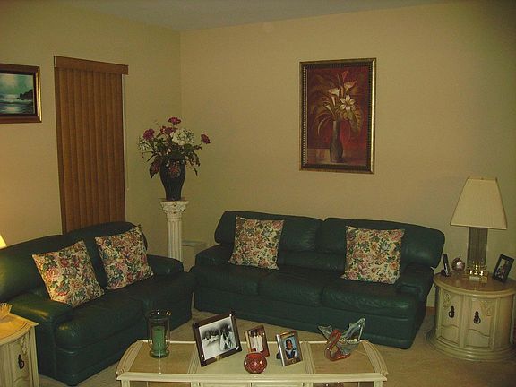 3rd image of 4951 Heritage Heights Cir