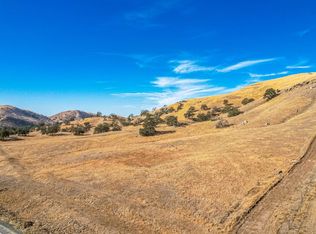 18683 Auberry Rd, Clovis, CA 93619