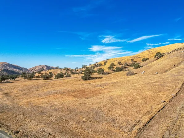 18683 Auberry Rd, Clovis, CA 93619