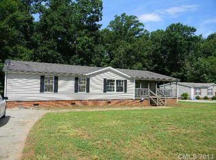 135 Sweetwater Dr, Statesville, NC 28625